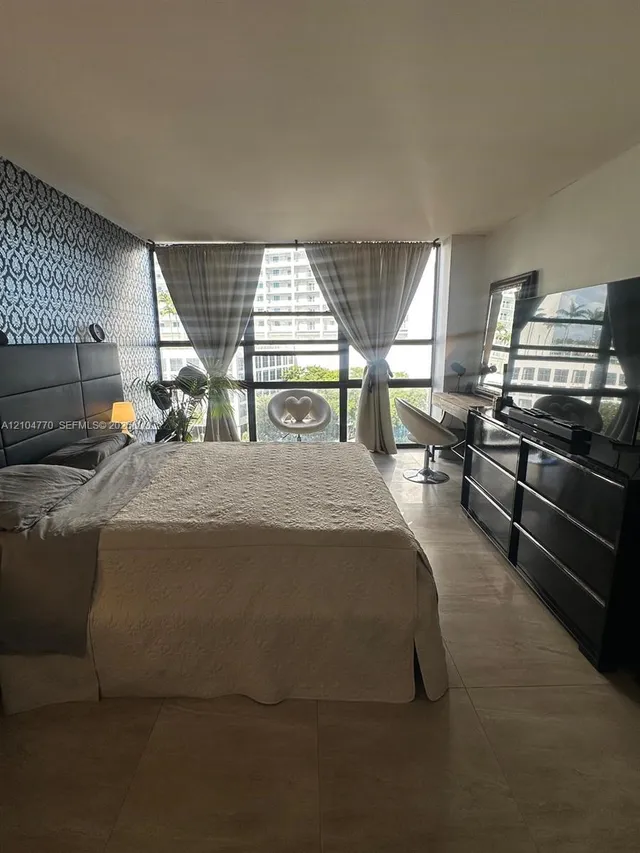 3-bedroom rental at 600 NE 36th Street #701, Miami
