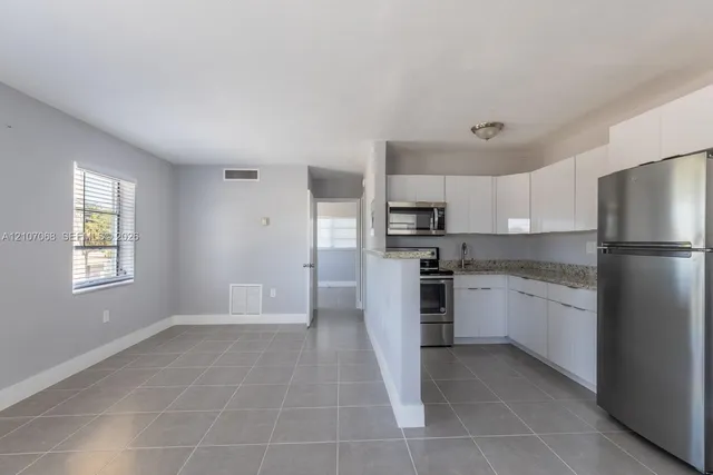 1-bedroom rental at 1960 NE 161st Street #104, North Miami Beach