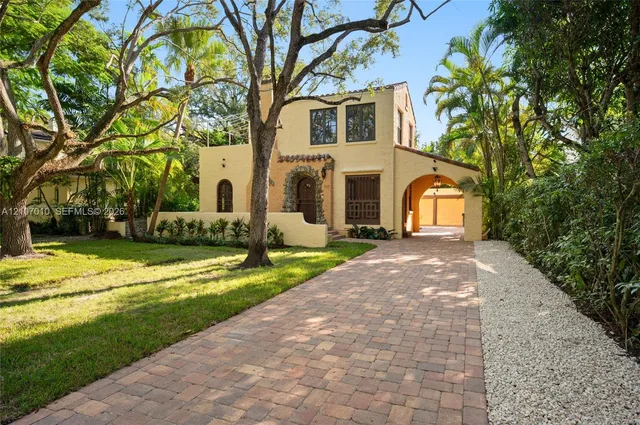4-bedroom rental at 3413 Banos Court, Miami