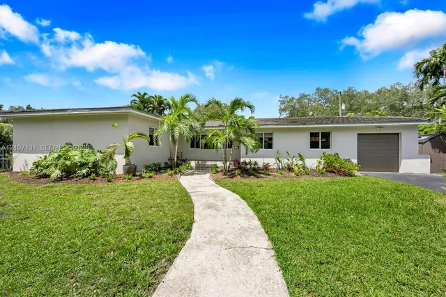 3-bedroom rental at 6610 Santona Street, Coral Gables