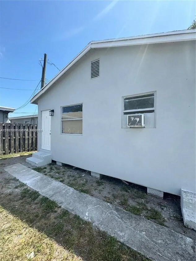 2-bedroom rental at 517 NW 1st Avenue #2, Hallandale Beach
