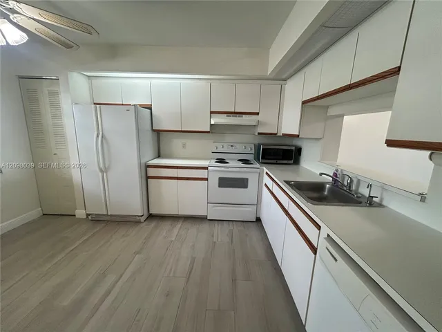 2-bedroom rental at 901 SW 128th Terrace #105A, Pembroke Pines