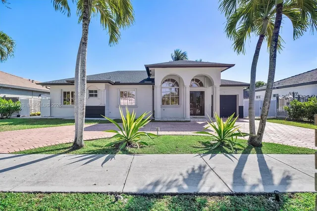 3-bedroom rental at 7071 W 6th Avenue #N/A, Hialeah