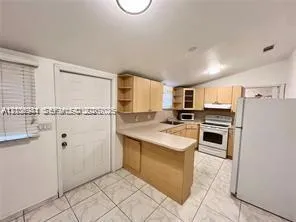 1-bedroom rental at 1674 NE 174th Street #Rear, North Miami Beach