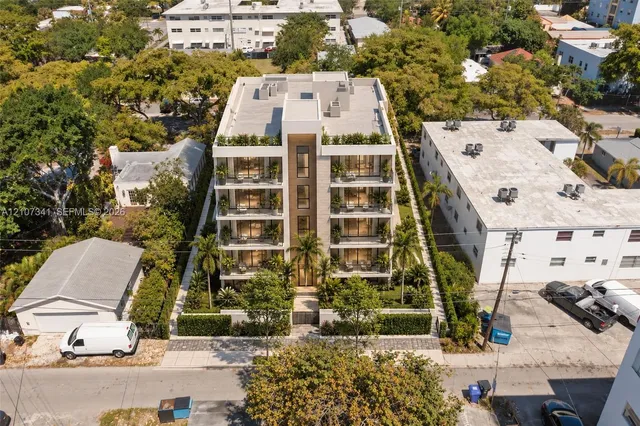 Land at 1946 Madison Street, Hollywood