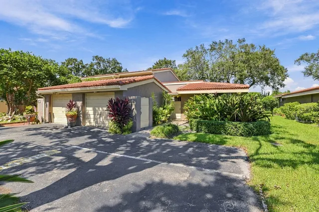 2-bedroom home at 1101 SAINT ANDREWS Road #4, Hollywood