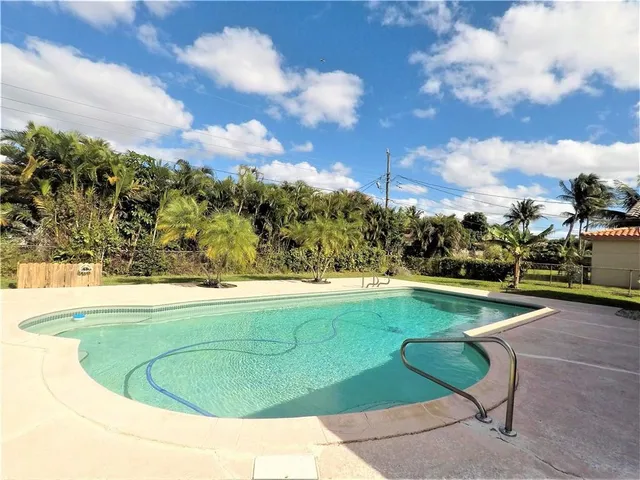 4-bedroom rental at 7221 NW 10TH Place, Plantation