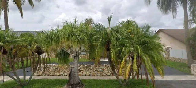 4-bedroom rental at 2410 NW 102nd Way, Pembroke Pines