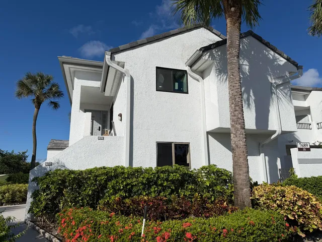 2-bedroom rental at 7689 Glendevon Lane #1805, Delray Beach