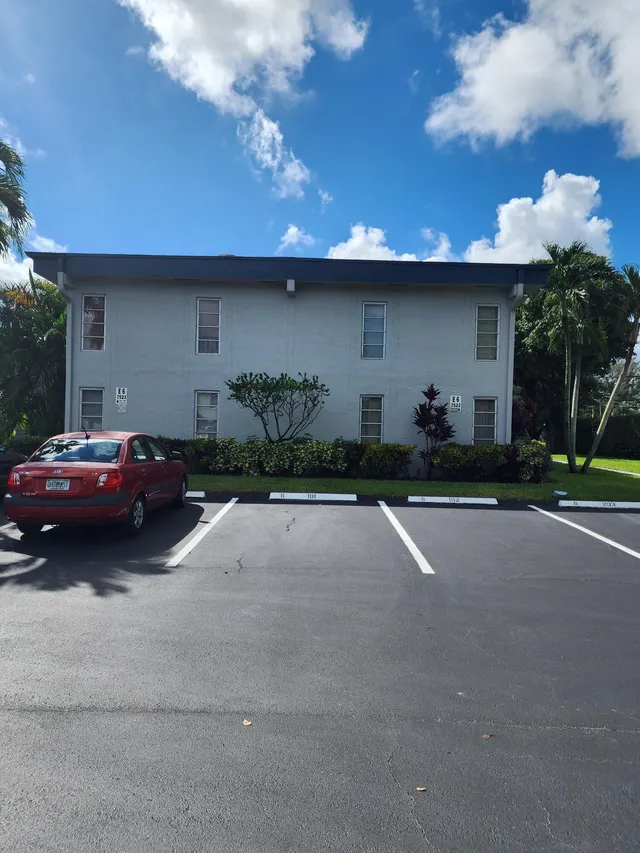 2-bedroom rental at 7523 S Oriole Boulevard #104, Delray Beach