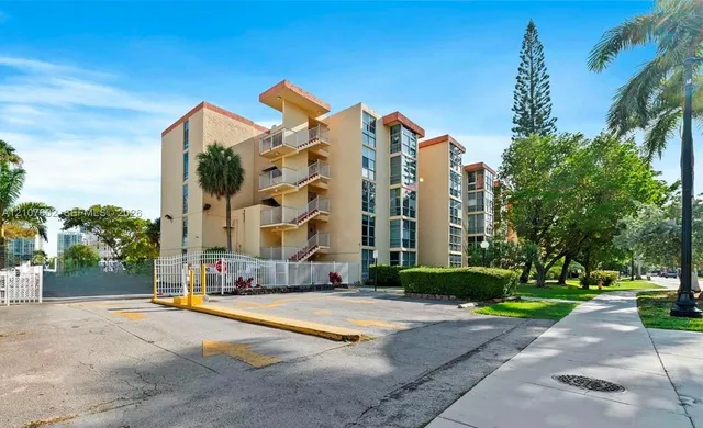 1-bedroom home at 210 172nd Street #542, Sunny Isles Beach