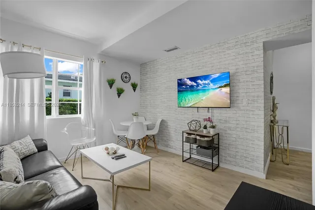 1-bedroom home at 810 7th Street #107, Miami Beach