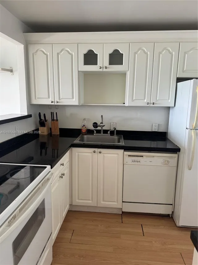 1-bedroom rental at 3475 N Country Club Drive #704, Aventura