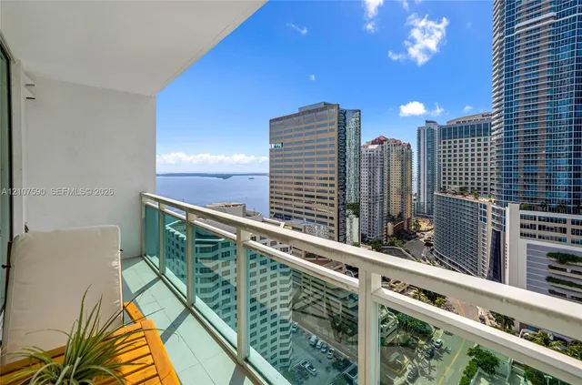 1-bedroom rental at 950 Brickell Bay Drive #2509, Miami
