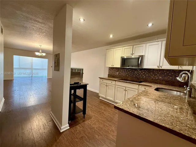 2-bedroom rental at 3048 E Sunrise Lakes Drive #217, Sunrise