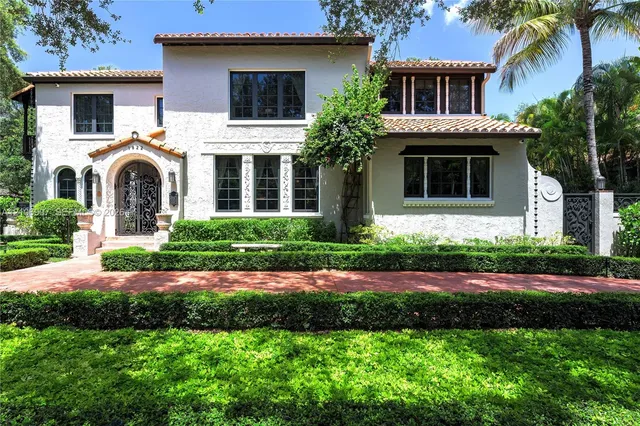 6-bedroom rental at 1822 Country Club #Prado, Coral Gables