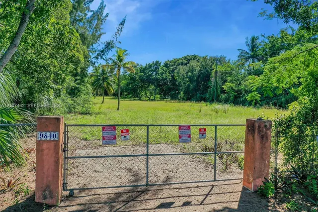 Land at 9840 SW 104th Street, Miami