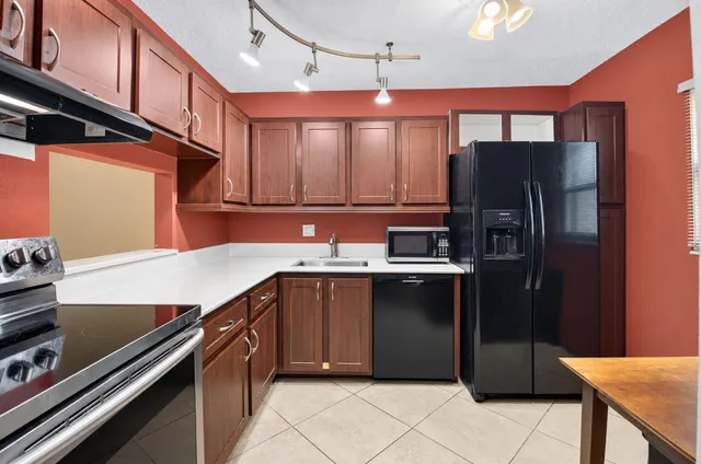 2-bedroom home at 2700 CASITA Way W #102, Delray Beach