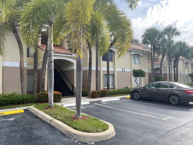 2-bedroom home at 815 W Boynton Beach Boulevard #11-203, Boynton Beach