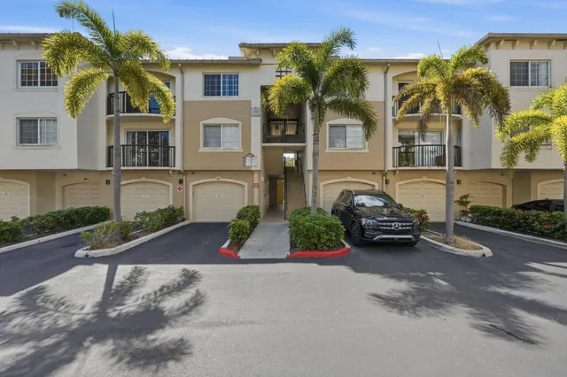 4-bedroom rental at 1400 CRESTWOOD Court S #1410, Royal Palm Beach