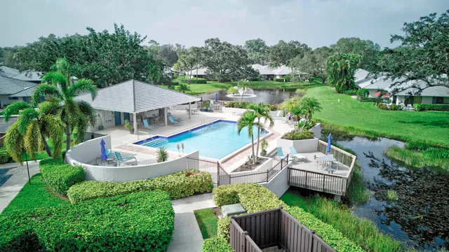 2-bedroom rental at 829 CLUB Drive, Palm Beach Gardens