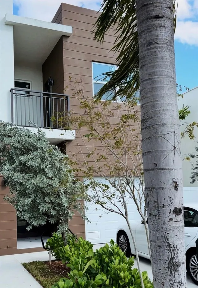 2-bedroom rental at 480 NW 27TH Avenue, Pompano Beach