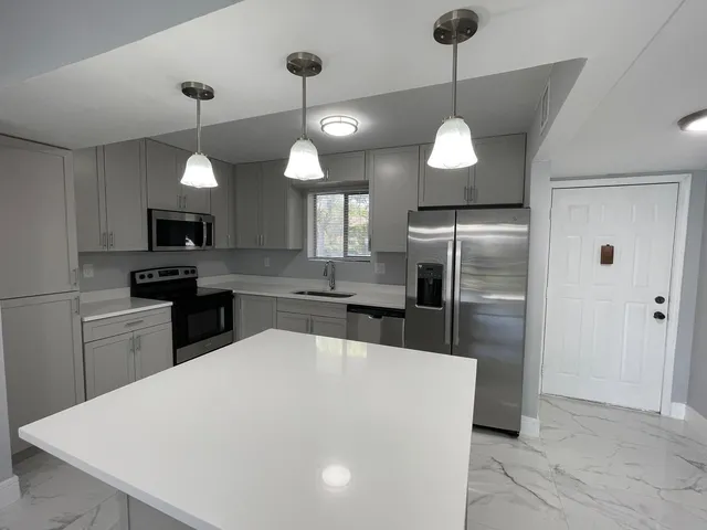 4-bedroom rental at 9509 SW 1ST Court, Coral Springs