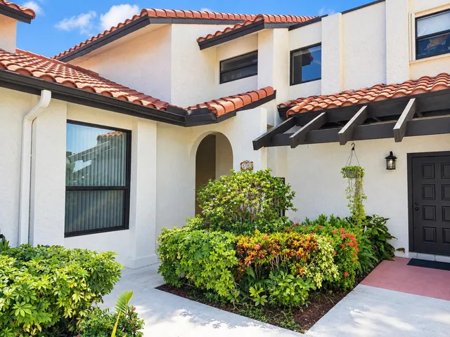2-bedroom rental at 5706 FOX HOLLOW Drive #B, Boca Raton
