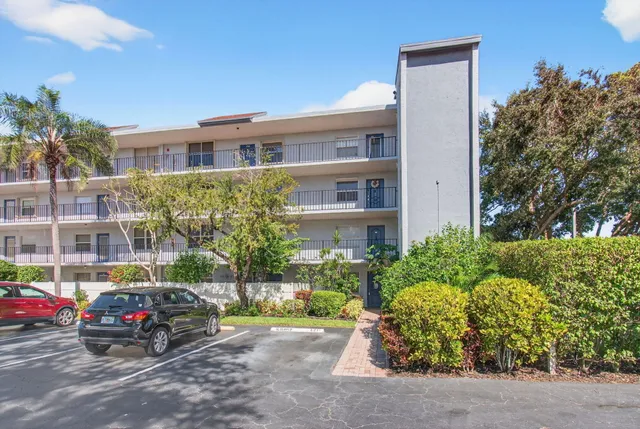 2-bedroom rental at 14701 CUMBERLAND Drive #1080, Delray Beach