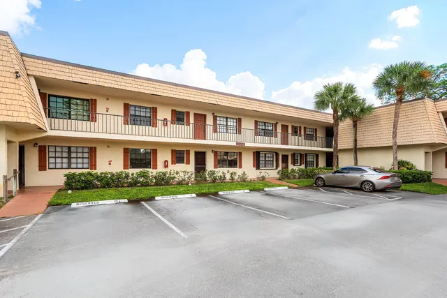 2-bedroom rental at 4463 OAK TERRACE Drive, Greenacres
