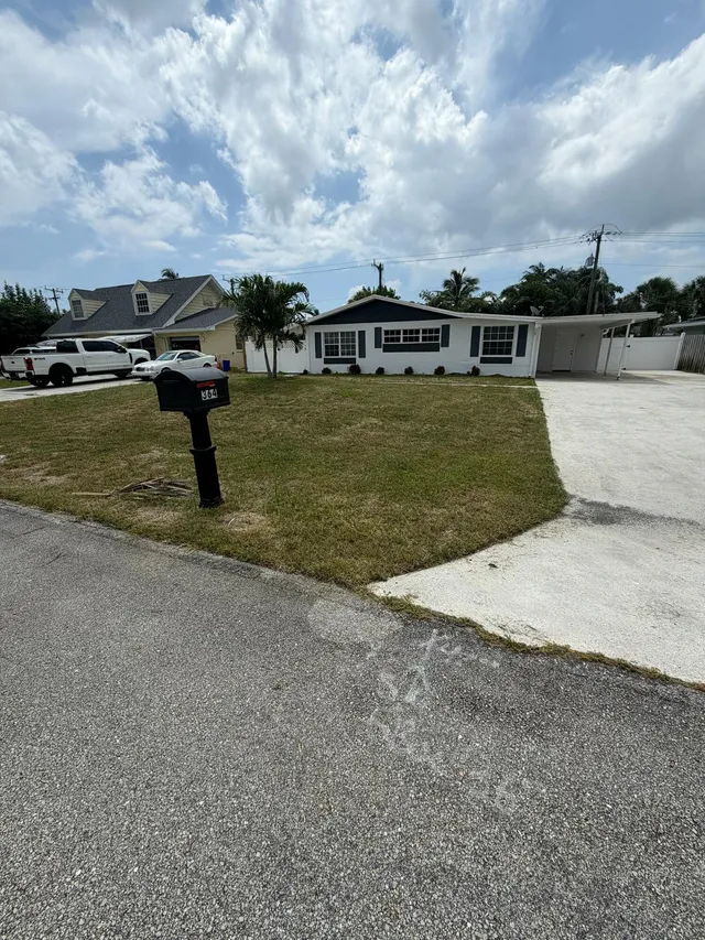 3-bedroom rental at 364 Garden Boulevard, Palm Beach Gardens