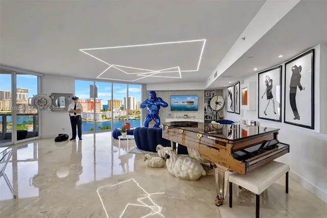 3-bedroom home at 21200 Point Place #1204, Aventura