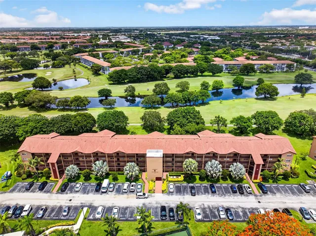 2-bedroom home at 300 SW 130th Terrace #206B, Pembroke Pines