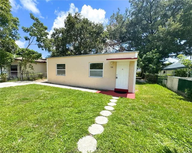 2-bedroom rental at 730 NW 15th Terrace, Fort Lauderdale