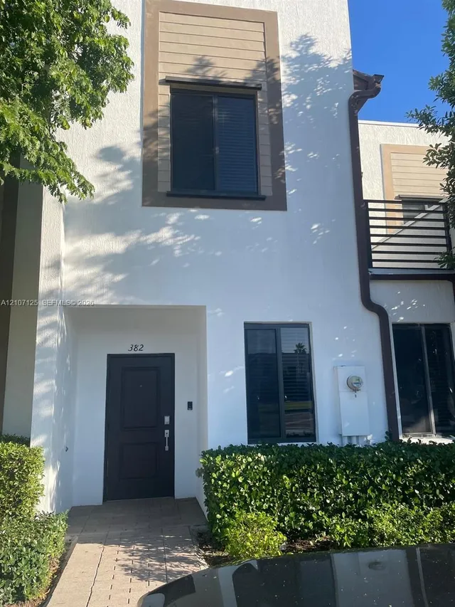 3-bedroom rental at 382 NE 208th Terrace #382, Miami