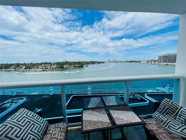 1-bedroom rental at 6770 Indian Creek Drive #5L, Miami Beach