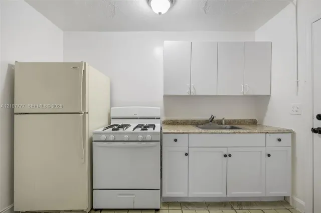 2-bedroom rental at 126 SW 18th Avenue #4, Miami