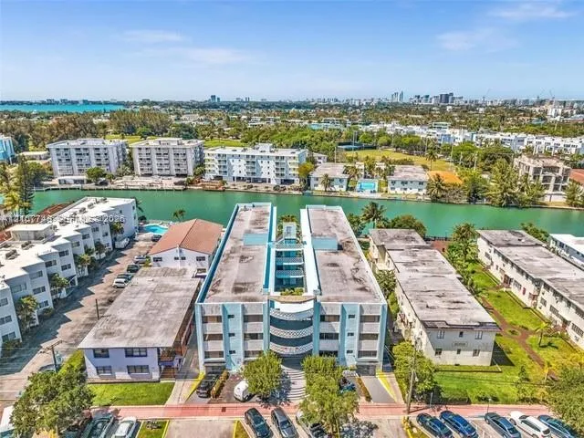 1-bedroom rental at 1165 Marseille Drive #22, Miami Beach