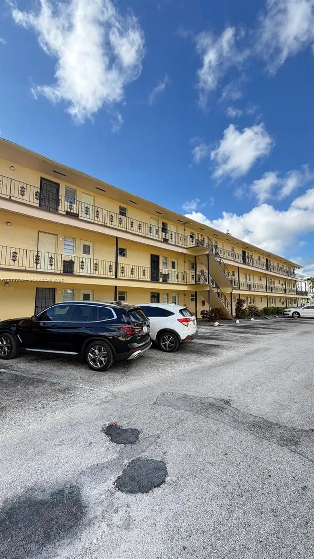 1-bedroom rental at 20201 NE 29th Court #D106, Aventura