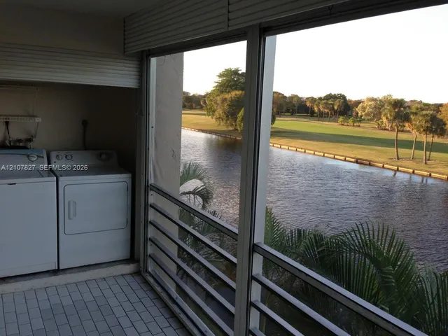 2-bedroom rental at 3581 Inverrary Drive #309, Lauderhill