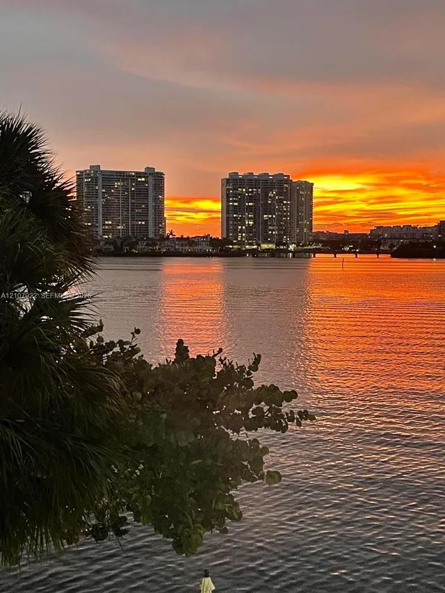 2-bedroom rental at 17878 N Bay Road #206, Sunny Isles Beach