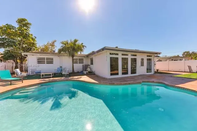 5-bedroom rental at 2565 NE 214th Street #2565, Miami