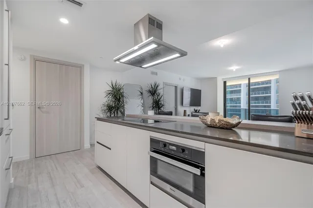 1-bedroom rental at 1000 Brickell Plaza #2005, Miami