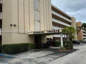 2-bedroom rental at 200 NE 12th Avenue #2E, Hallandale Beach