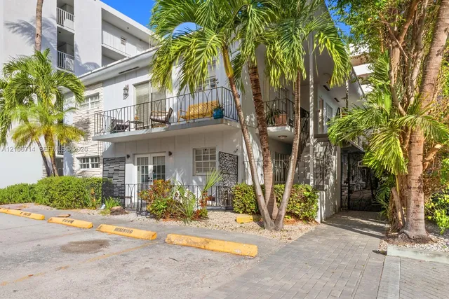 1-bedroom rental at 1611 West Avenue #15, Miami Beach