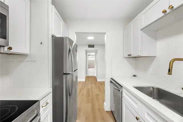 1-bedroom rental at 2418 Polk Street #105, Hollywood