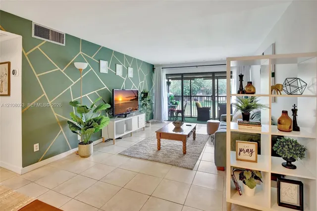 1-bedroom rental at 5821 Washington Street #30, Hollywood