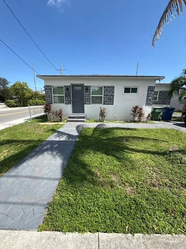 3-bedroom rental at 620 NW 1st Avenue, Hallandale Beach