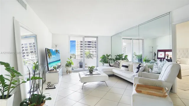 2-bedroom rental at 5555 Collins Avenue #6T, Miami Beach