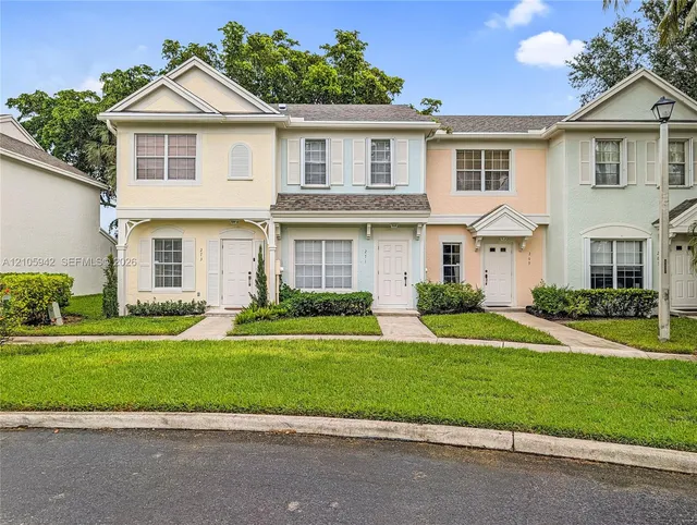 2-bedroom rental at 271 Duval Court, Weston
